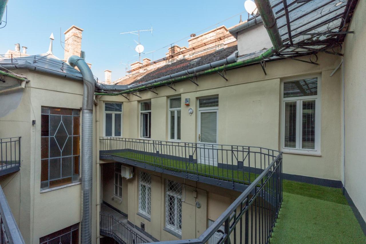Luxury Dream Suite In The Absolute Center Budapest Exterior photo